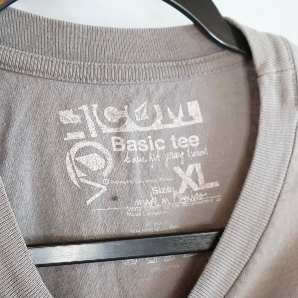 Volcom T-Shirt - Picture 6 of 6